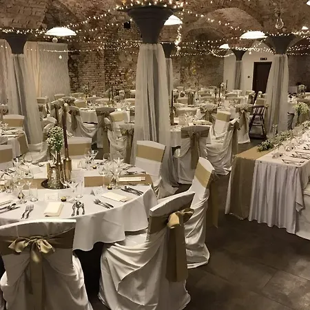 فندق Sladovna 4*